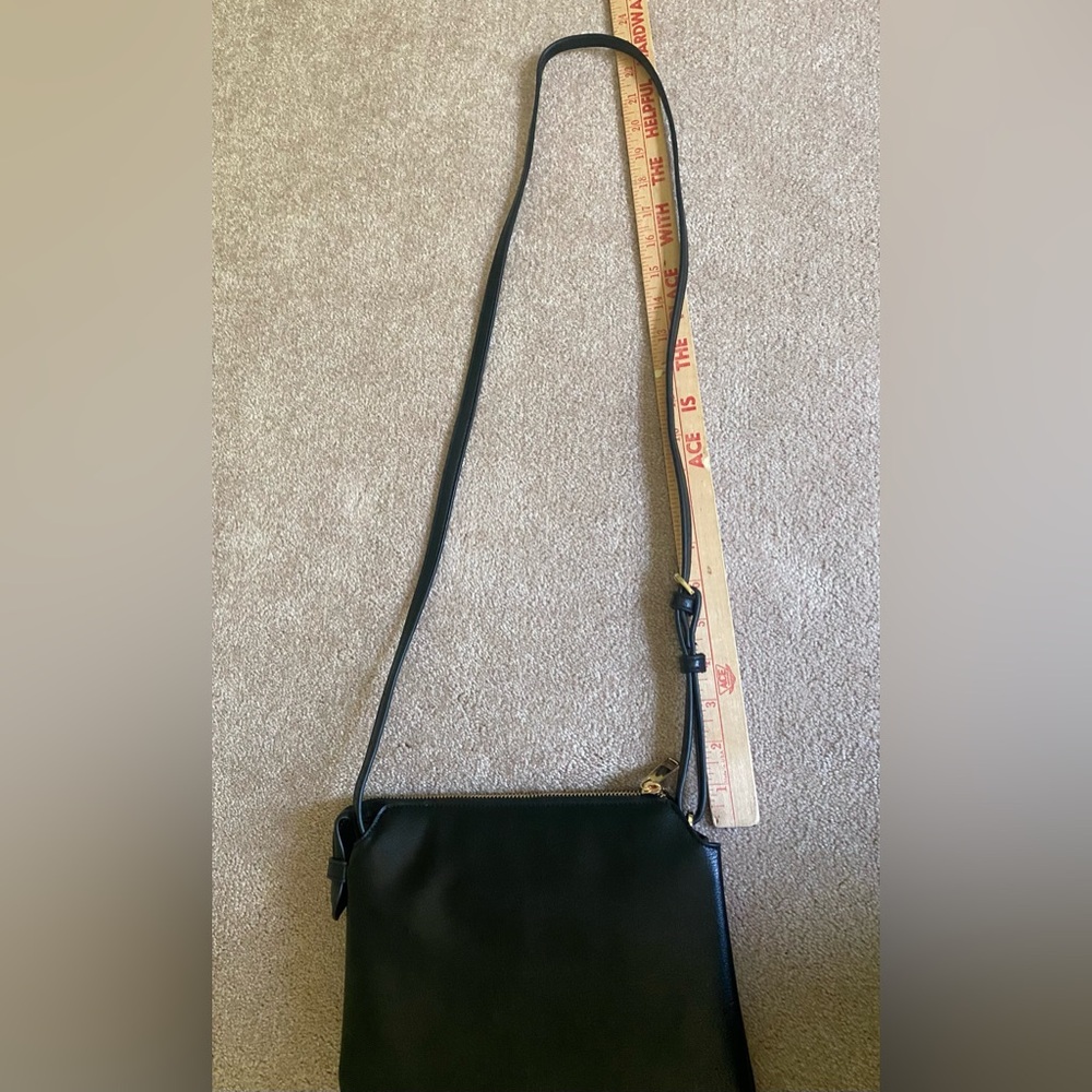NWOT Vegan Leather Crossbody, Top Zip Closure, interior zip pocket/compartments - Picture 14 of 14